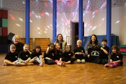 Martina Mundorf besuchte persönlich die Tanzbärchen. - Kinderburg